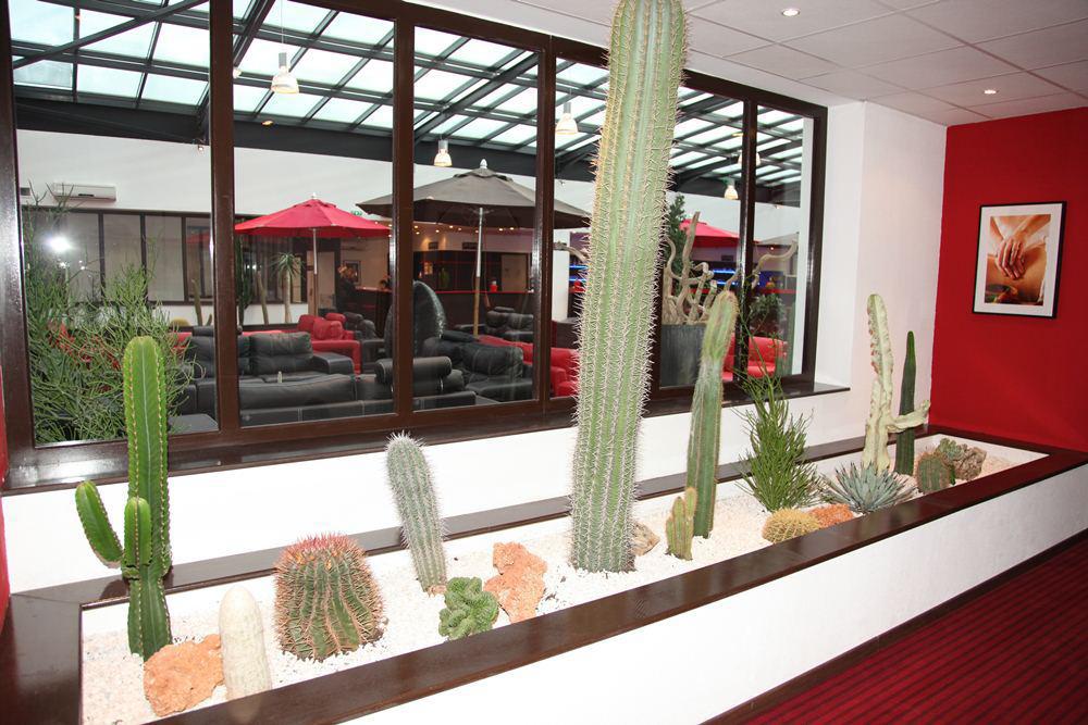 Zenia Hotel & Spa Cambrai Exteriör bild