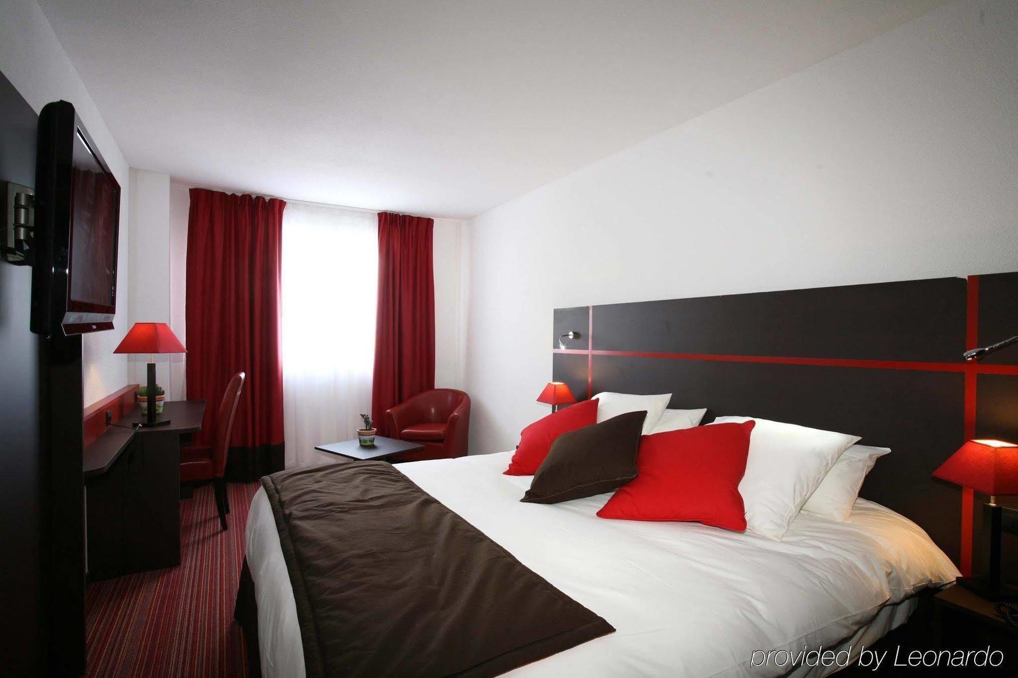 Zenia Hotel & Spa Cambrai Exteriör bild